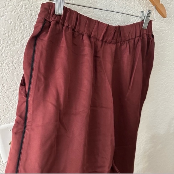 Aritzia Wilfred Wide Leg Silky Pants size 6 - Picture 5 of 10